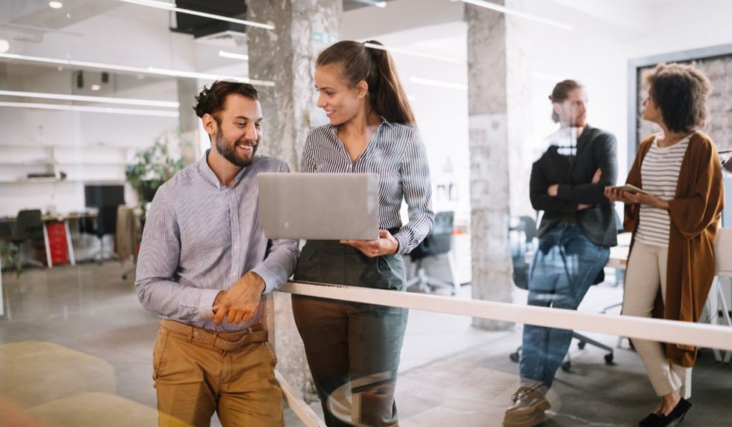 ambiente de trabalho de startups