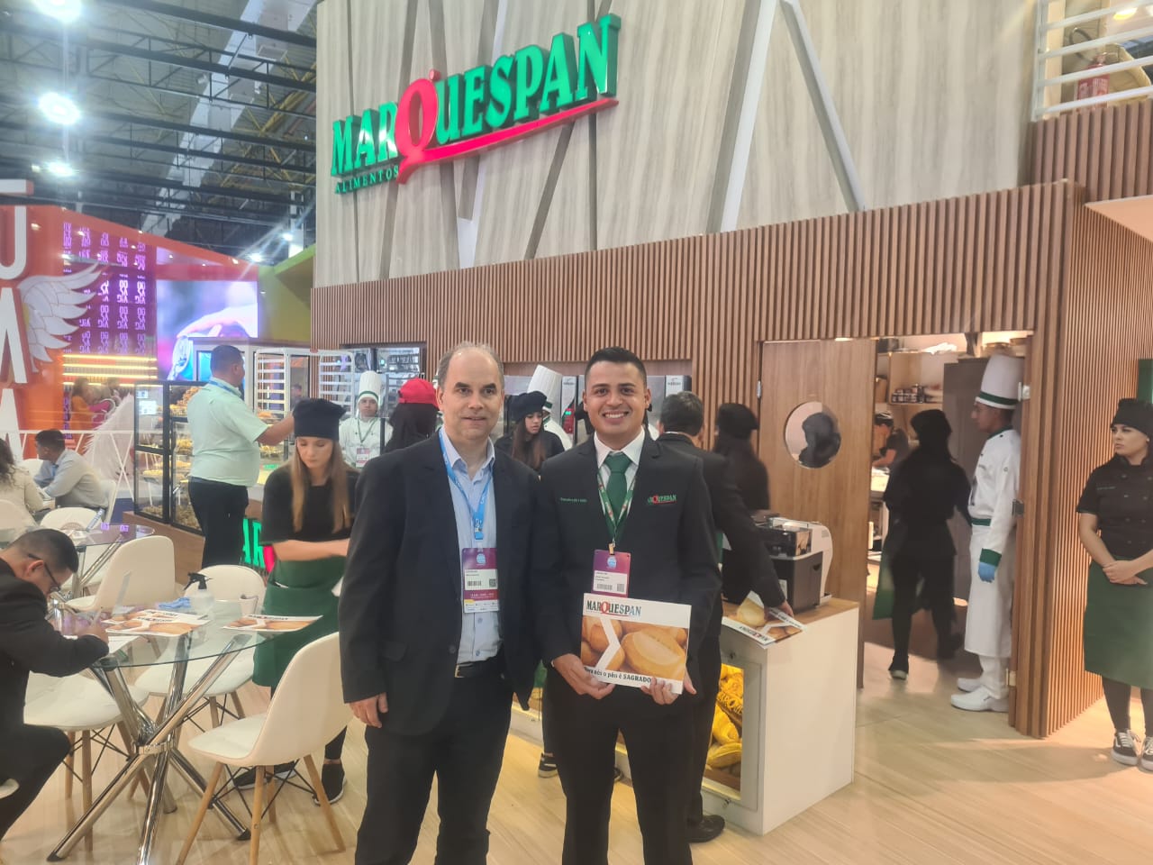 Impulsionando Inovações e Parcerias no Varejo: Minha Experiência na Feira APAS!